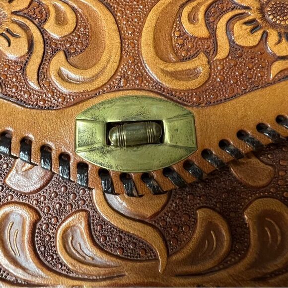 Vintage Mexican Hand Tooled Leather Handbag - Picture 11 of 12